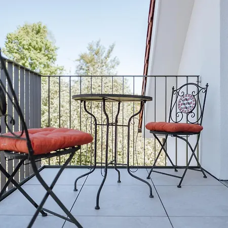 Visama, Moderne An Der Fulda-aue Apartment *